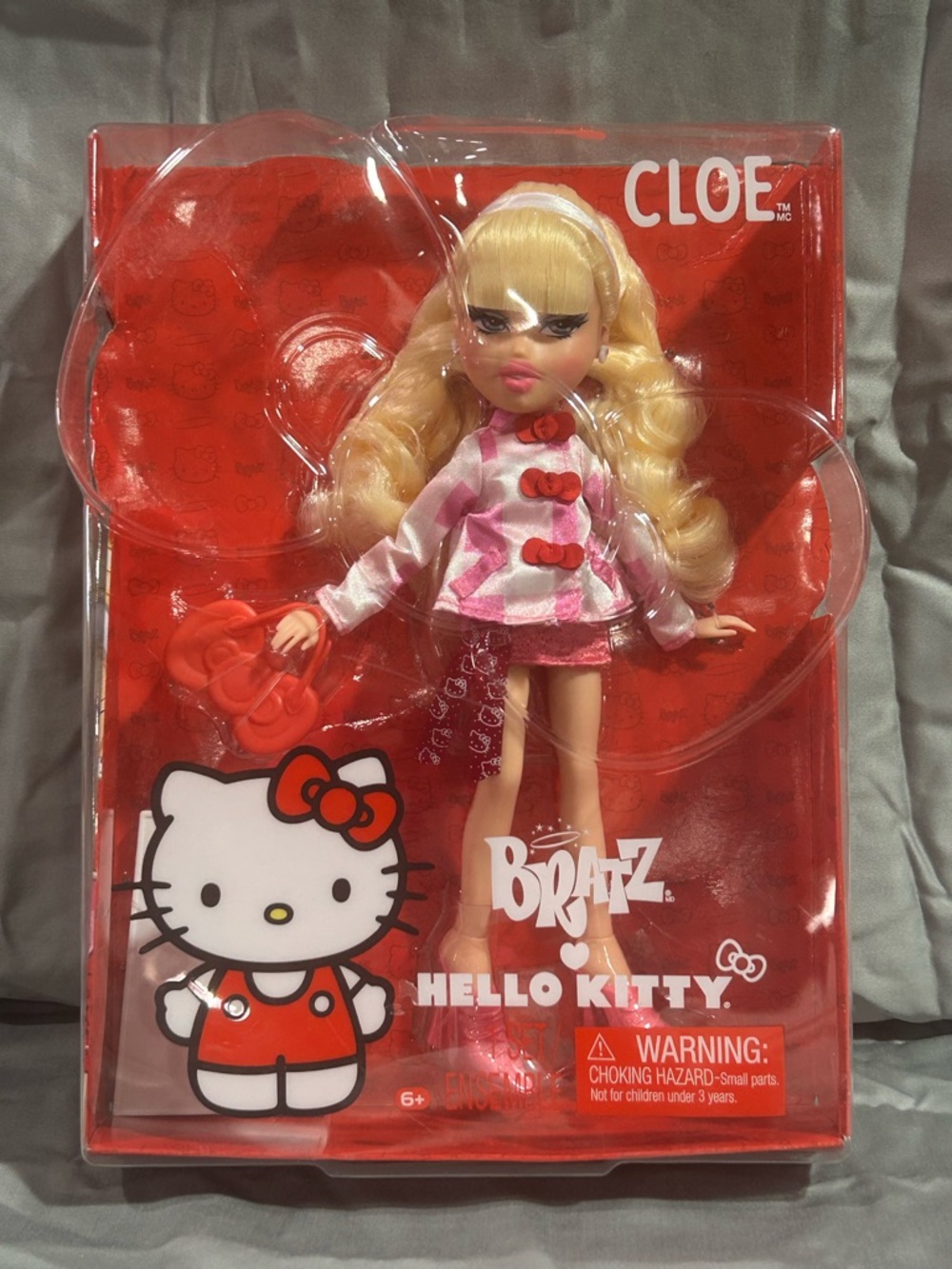 Bratz Cloe Hello Kitty Doll - Pink Fashion Outfit - Picture 7 of 9